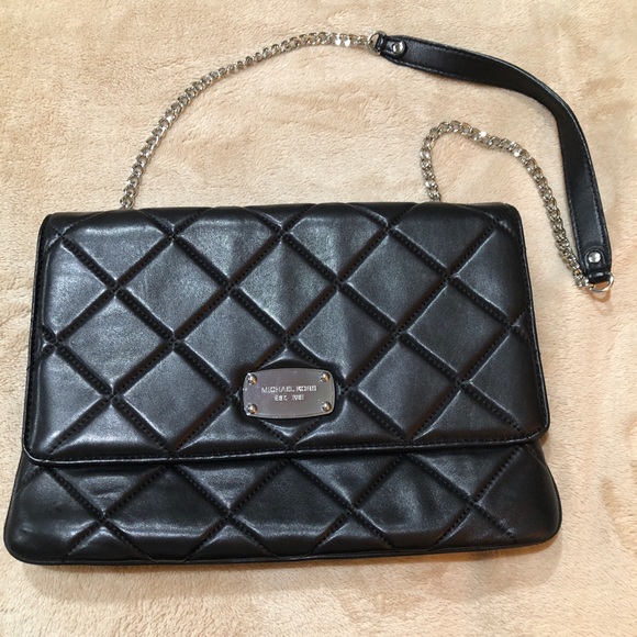 Michael Kors Handbags - Michael Kors Black Leather Crossbody